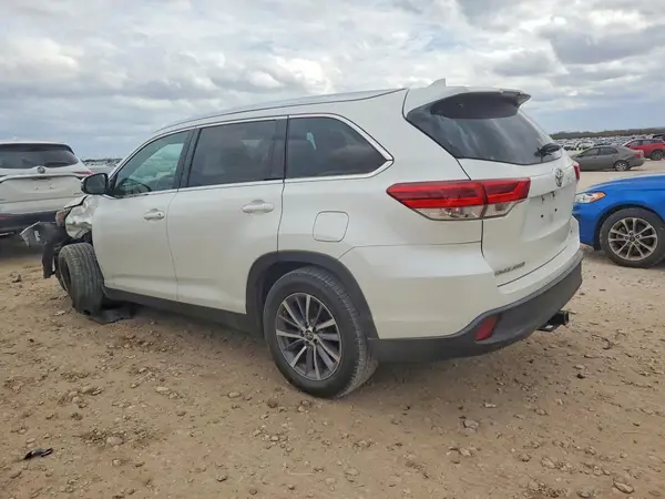 5TDKZRFH8KS559814 2019 TOYOTA HIGHLANDER - Image 2