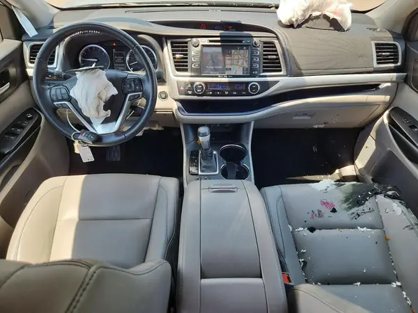 5TDKZRFH8KS565273 2019 TOYOTA HIGHLANDER - Image 8
