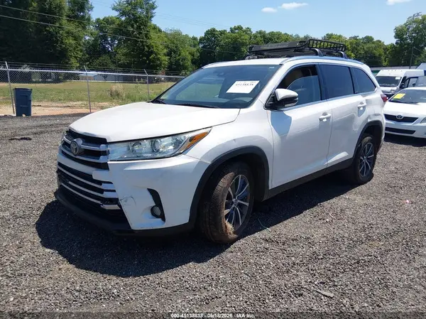 5TDKZRFH8KS569498 2019 TOYOTA HIGHLANDER - Image 2