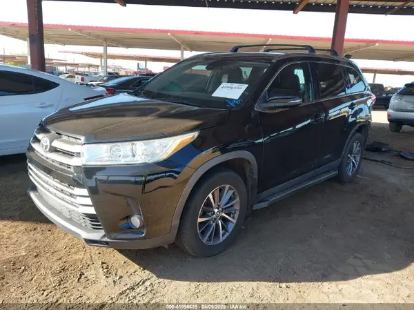 5TDKZRFH8KS570781 2019 TOYOTA HIGHLANDER - Image 2