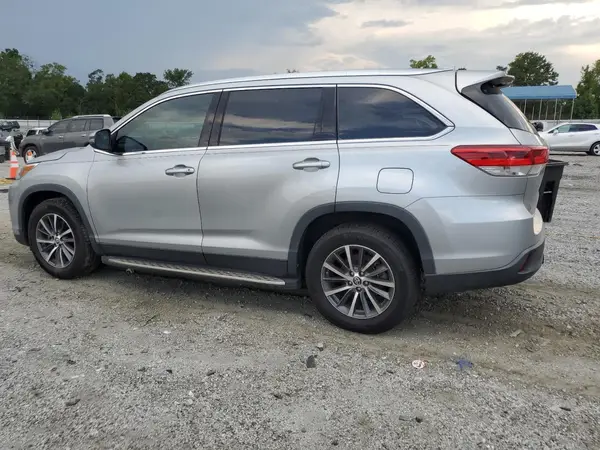 5TDKZRFH8KS571543 2019 TOYOTA HIGHLANDER - Image 2