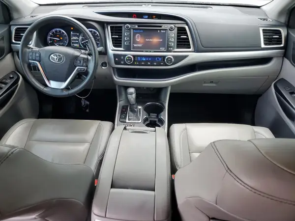5TDKZRFH8KS571543 2019 TOYOTA HIGHLANDER - Image 8