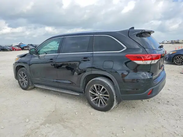 5TDKZRFH8KS572739 2019 TOYOTA HIGHLANDER - Image 2