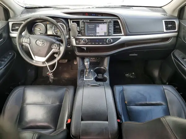 5TDKZRFH8KS572739 2019 TOYOTA HIGHLANDER - Image 8
