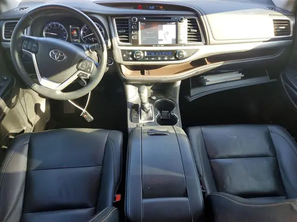 5TDKZRFH8KS572742 2019 TOYOTA HIGHLANDER - Image 8