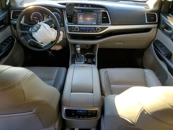 5TDKZRFH8KS573003 2019 TOYOTA HIGHLANDER - Image 8