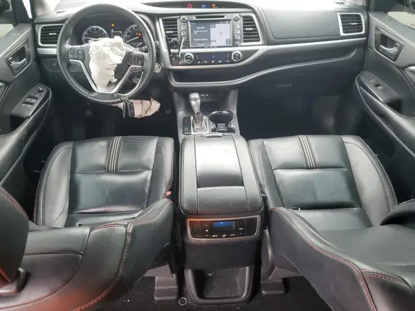 5TDKZRFH8KS573860 2019 TOYOTA HIGHLANDER - Image 8