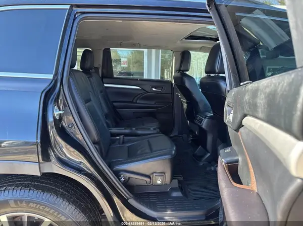 5TDKZRFH9HS188963 2017 TOYOTA HIGHLANDER - Image 8