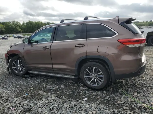 5TDKZRFH9HS202733 2017 TOYOTA HIGHLANDER - Image 2