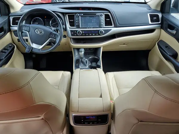 5TDKZRFH9HS202733 2017 TOYOTA HIGHLANDER - Image 8