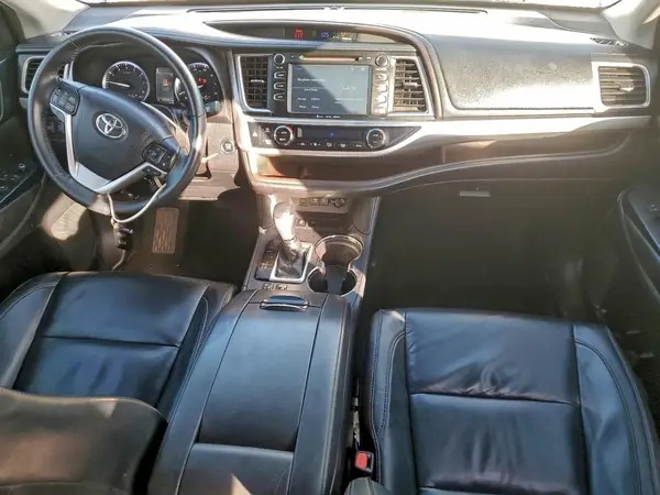 5TDKZRFH9HS509836 2017 TOYOTA HIGHLANDER - Image 8