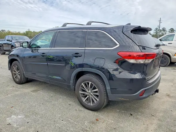 5TDKZRFH9HS513417 2017 TOYOTA HIGHLANDER - Image 2