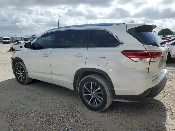 5TDKZRFH9HS515944 2017 TOYOTA HIGHLANDER - Image 2