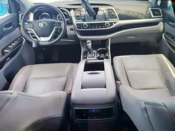 5TDKZRFH9HS517726 2017 TOYOTA HIGHLANDER - Image 8