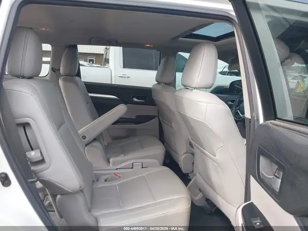 5TDKZRFH9HS522523 2017 TOYOTA HIGHLANDER - Image 8