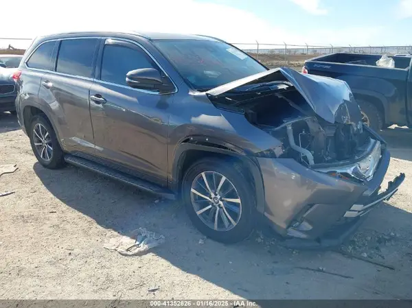 5TDKZRFH9HS525339 2017 TOYOTA HIGHLANDER - Image 1