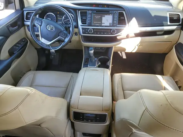 5TDKZRFH9JS237794 2018 TOYOTA HIGHLANDER - Image 8