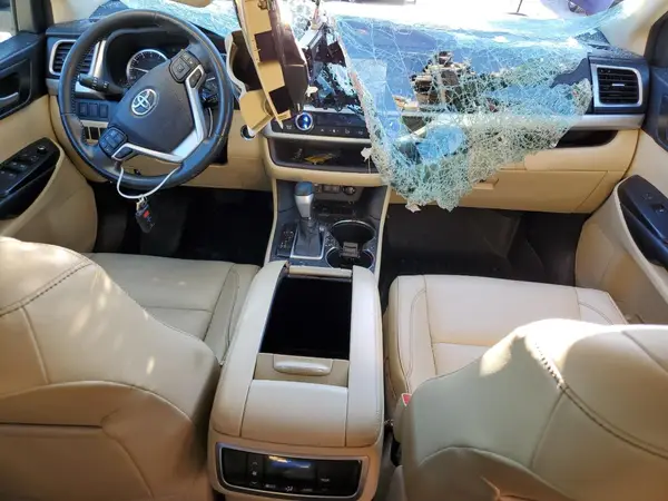 5TDKZRFH9JS238704 2018 TOYOTA HIGHLANDER - Image 8