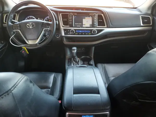5TDKZRFH9JS245345 2018 TOYOTA HIGHLANDER - Image 8