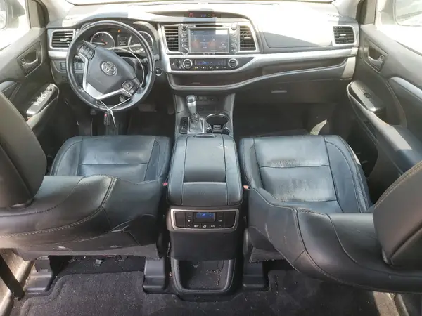 5TDKZRFH9JS251498 2018 TOYOTA HIGHLANDER - Image 8