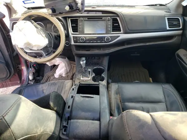 5TDKZRFH9JS251520 2018 TOYOTA HIGHLANDER - Image 8