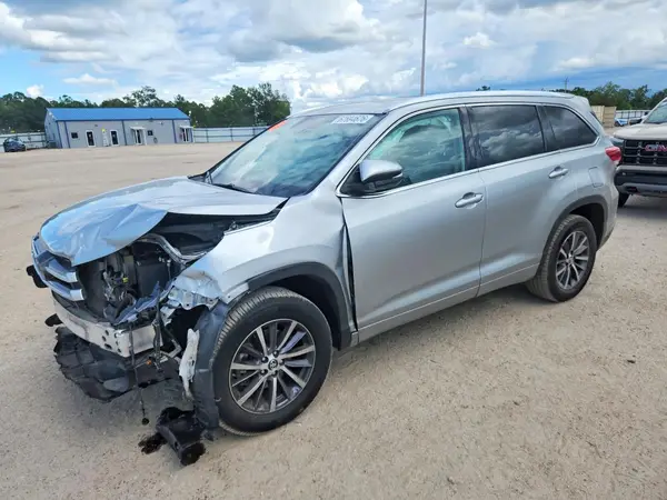 5TDKZRFH9JS264123 2018 TOYOTA HIGHLANDER - Image 1