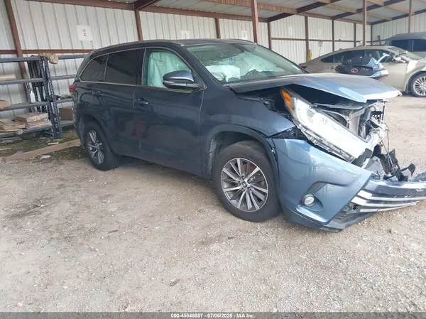 5TDKZRFH9JS277034 2018 TOYOTA HIGHLANDER - Image 1