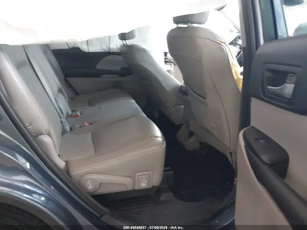 5TDKZRFH9JS277034 2018 TOYOTA HIGHLANDER - Image 8