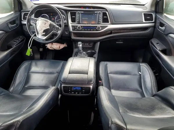 5TDKZRFH9JS277129 2018 TOYOTA HIGHLANDER - Image 8
