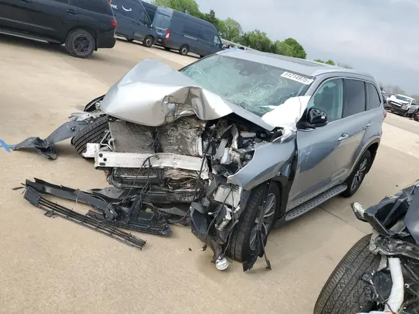 5TDKZRFH9JS280273 2018 TOYOTA HIGHLANDER - Image 1
