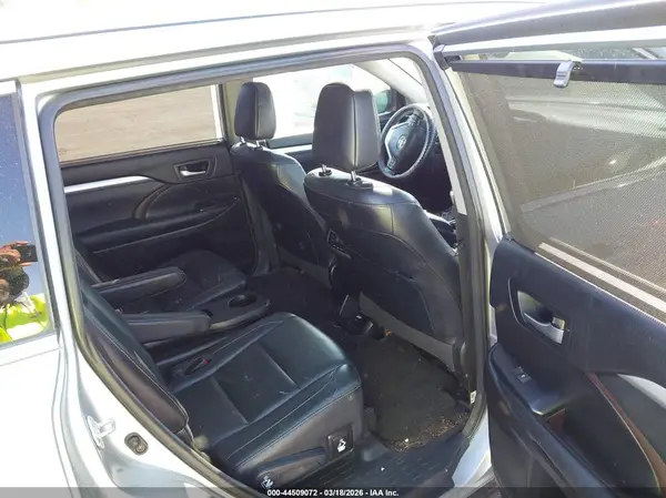 5TDKZRFH9JS526710 2018 TOYOTA HIGHLANDER - Image 8