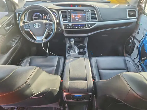 5TDKZRFH9JS526738 2018 TOYOTA HIGHLANDER - Image 8