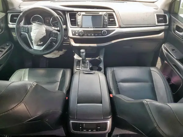 5TDKZRFH9JS529123 2018 TOYOTA HIGHLANDER - Image 8