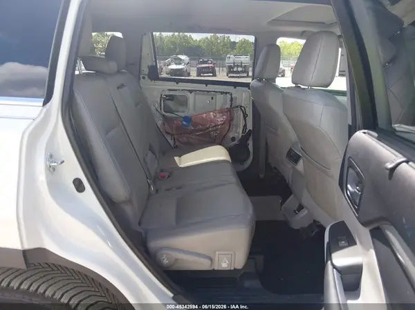 5TDKZRFH9JS534483 2018 TOYOTA HIGHLANDER - Image 8