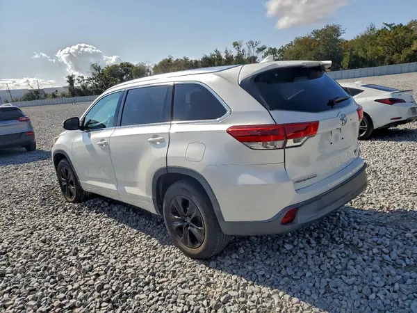 5TDKZRFH9JS536282 2018 TOYOTA HIGHLANDER - Image 2