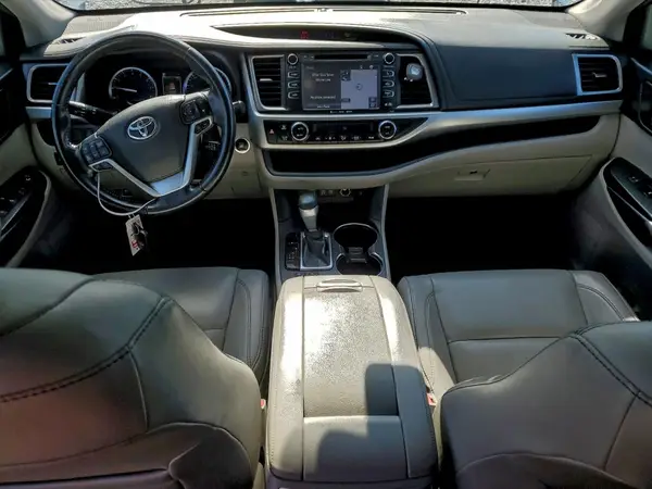 5TDKZRFH9JS536282 2018 TOYOTA HIGHLANDER - Image 8