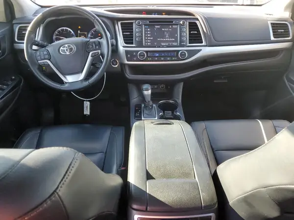 5TDKZRFH9JS542437 2018 TOYOTA HIGHLANDER - Image 8