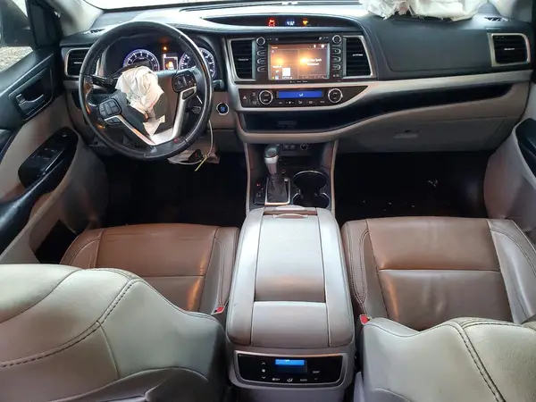 5TDKZRFH9JS542566 2018 TOYOTA HIGHLANDER - Image 8
