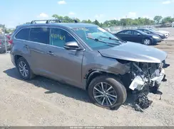 5TDKZRFH9JS543118 2018 TOYOTA HIGHLANDER