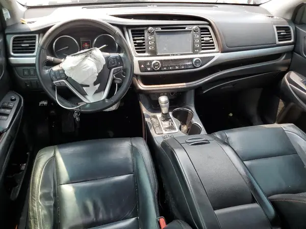 5TDKZRFH9JS545175 2018 TOYOTA HIGHLANDER - Image 8