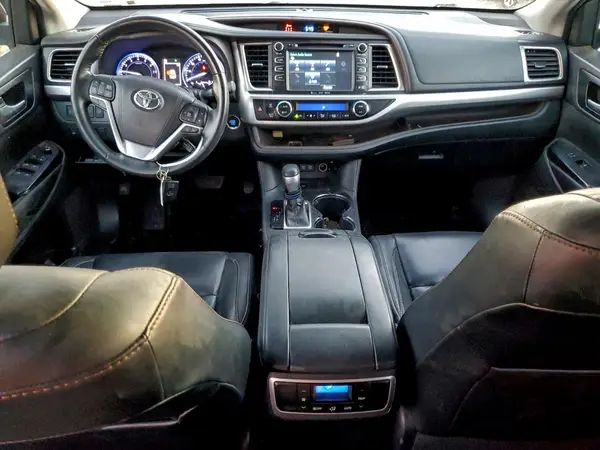 5TDKZRFH9JS547721 2018 TOYOTA HIGHLANDER - Image 8