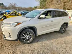 5TDKZRFH9JS549422 2018 TOYOTA HIGHLANDER