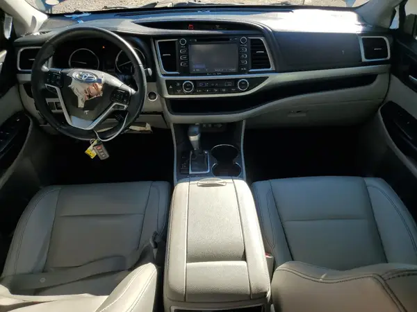 5TDKZRFH9KS290612 2019 TOYOTA HIGHLANDER - Image 8