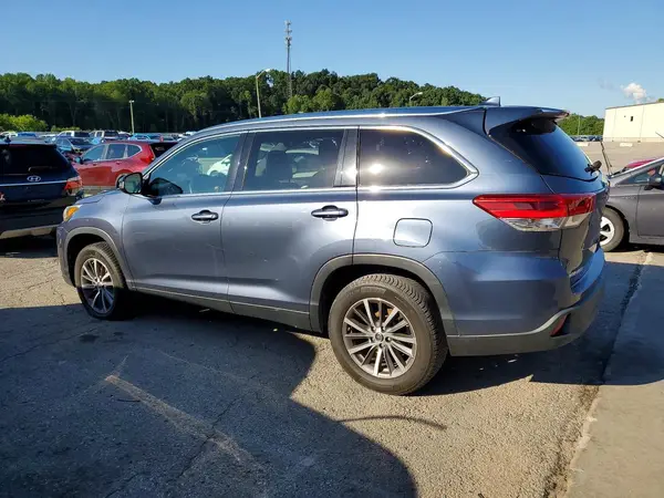 5TDKZRFH9KS297768 2019 TOYOTA HIGHLANDER - Image 2