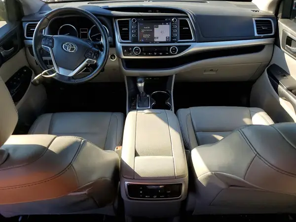 5TDKZRFH9KS297768 2019 TOYOTA HIGHLANDER - Image 8