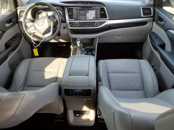 5TDKZRFH9KS306999 2019 TOYOTA HIGHLANDER - Image 8