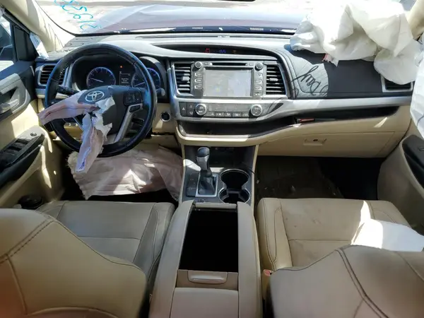 5TDKZRFH9KS312334 2019 TOYOTA HIGHLANDER - Image 8