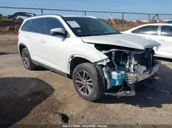 5TDKZRFH9KS318098 2019 TOYOTA HIGHLANDER