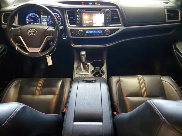 5TDKZRFH9KS321874 2019 TOYOTA HIGHLANDER - Image 8