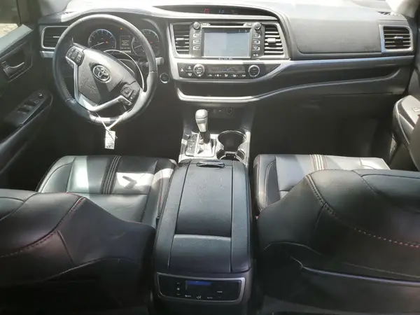 5TDKZRFH9KS325584 2019 TOYOTA HIGHLANDER - Image 8